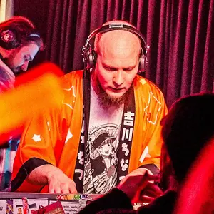 DjKnuX